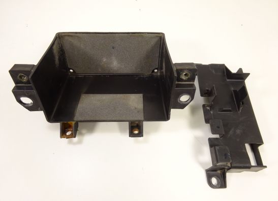 Batterie befestigung Yamaha FZ6