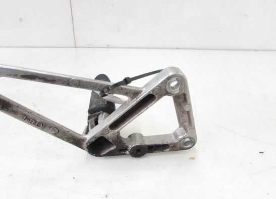 Fussrastetrager vorne links Honda CBR 600 F