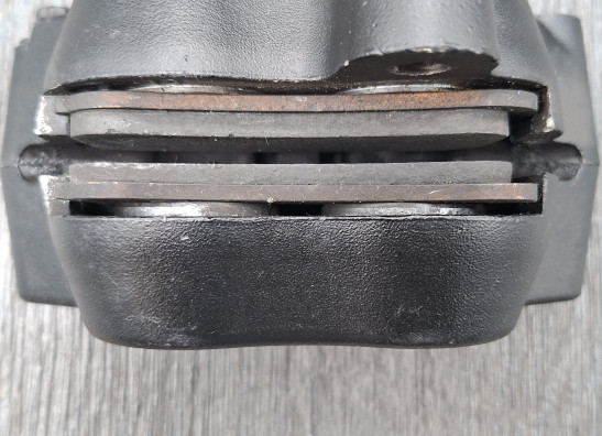 Remklauw rechts voor Harley Davidson FXDF Fat Bob