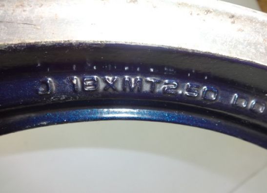 Felge vorne Honda VF 700  750 F