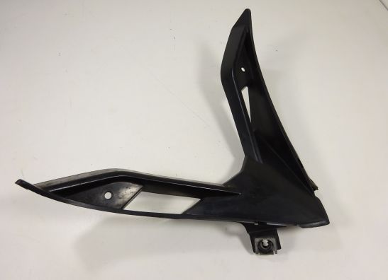Cowl V shape under Yamaha YZF R1