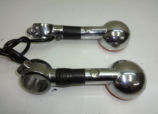 Knipperlicht links voor Suzuki VS 700 Intruder
