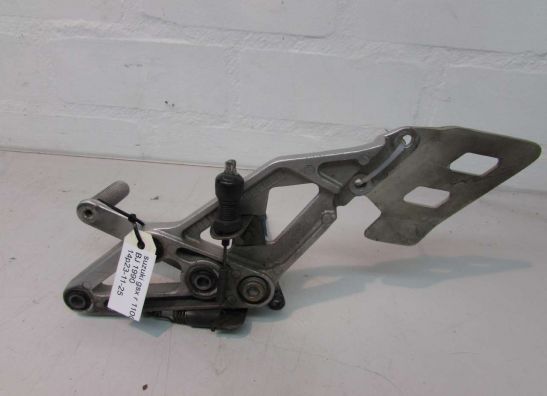 Fussrastetrager vorne rechts Suzuki GSX R 1100