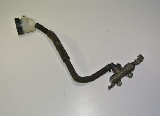 Rempomp achter Honda CBR 1100 XX