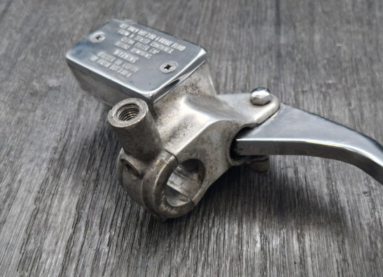 Front brake master cylinder  Suzuki VS 1400 Intruder
