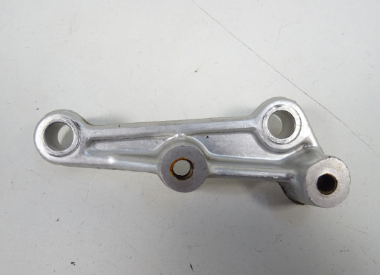 Rempomp achter Aprilia Tuono 1000