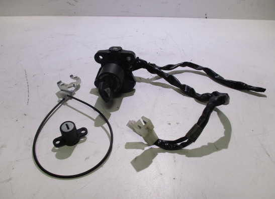 Contact slot Yamaha Tracer 700