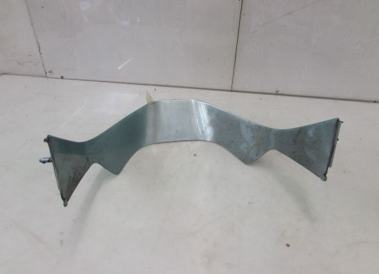 Cowl V shape under Kawasaki ZX 9 R