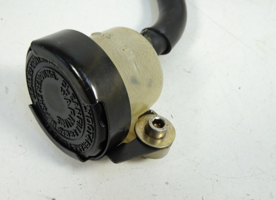 Rempomp achter Yamaha YZF R1