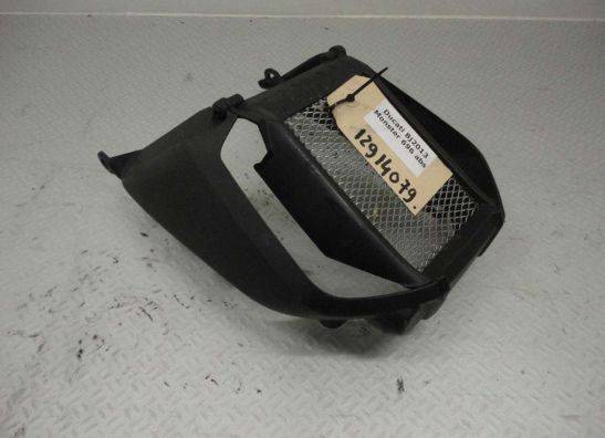 Cowl under Ducati monster 696