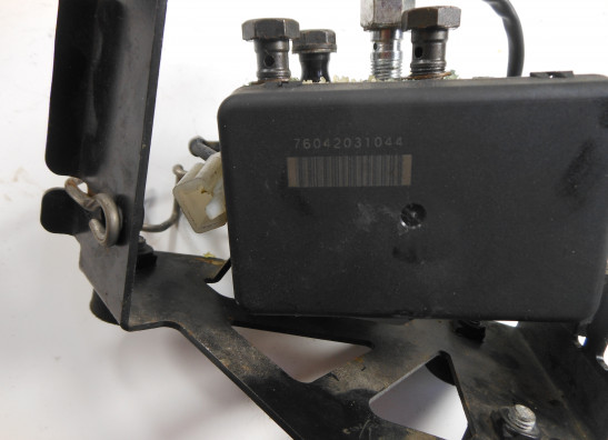 ABS pomp KTM 690 Duke 4