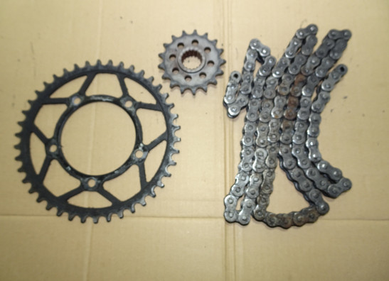 Ketting en tandwielset Aprilia Tuono 1000