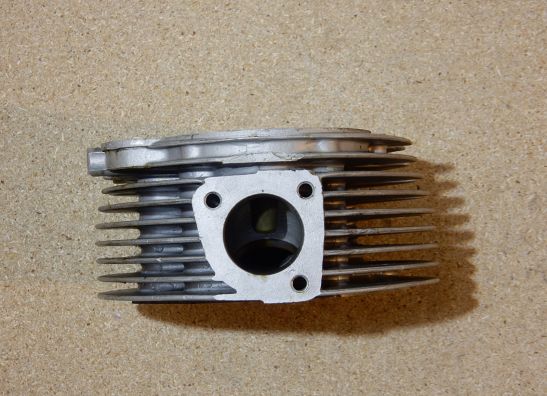 Cilinderkop Moto Guzzi V7 700