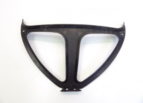 Cowl V shape under Suzuki GSX F 1100
