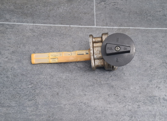 Benzinhahn Triumph Trident 900