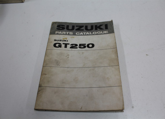 Parts book Suzuki GT 250