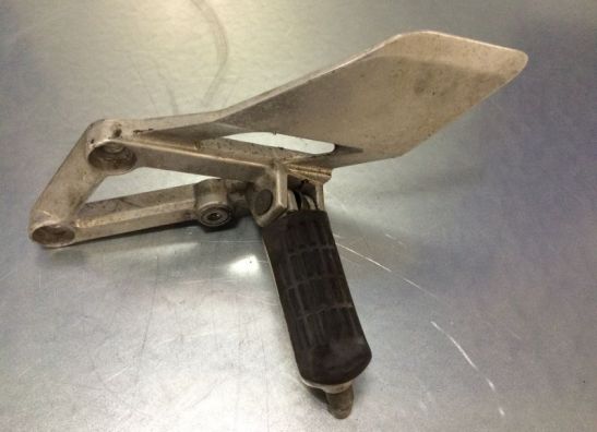 Fussrastetrager vorne links Honda CBR 600 F