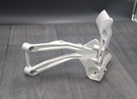 Fussrastetrager vorne rechts Ducati Multistrada V4