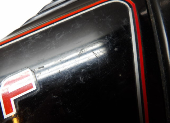 Seitenverkleidung rechts klein Suzuki GSX 400 F