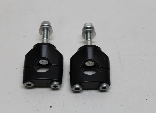 Steer Suzuki GSR 750