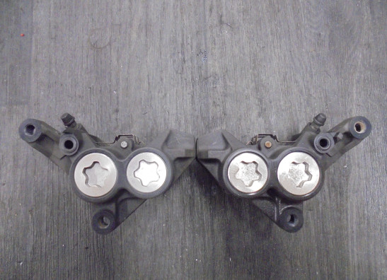 Brake calipers front Yamaha Tracer 700