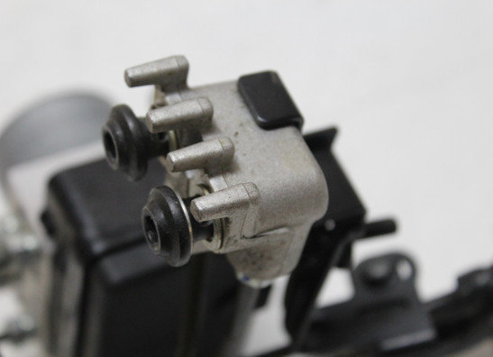 ABS pomp Yamaha MT 09