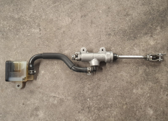 Rempomp achter Suzuki DL 1000 V STROM