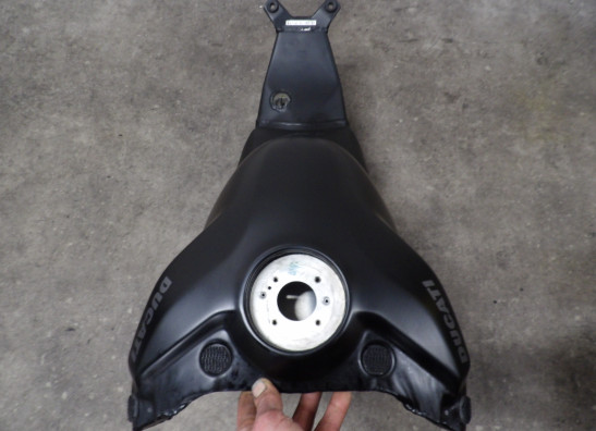 Tank Ducati Streetfighter V4