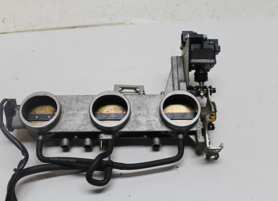 Gasklephuis Triumph Sprint GT 1050