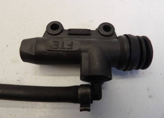 Rempomp achter BMW R 1100 RT