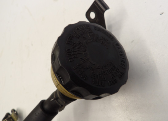 Rempomp achter Kawasaki ZX 12 R