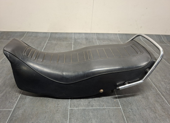 Zadel Suzuki GS 1000