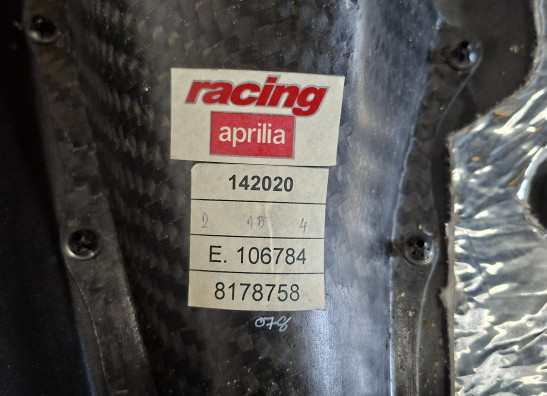 Linker zijkuip Aprilia RSV 1000