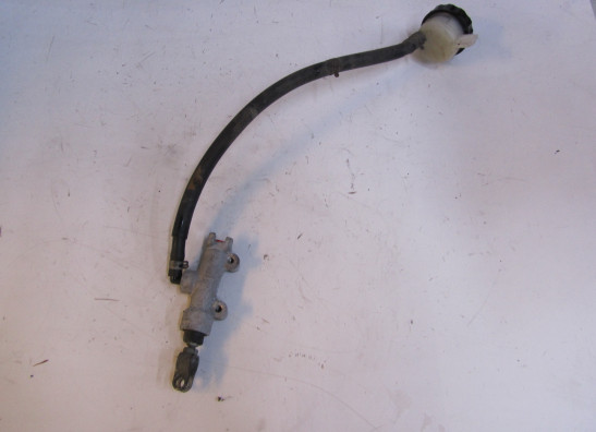 Rempomp achter Kawasaki ER 6