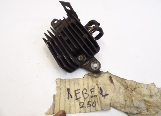 Spanningsregelaar Honda CMX 250 