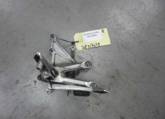 Fussrastetrager vorne rechts Honda CBR Fireblade