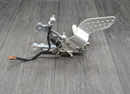 Fussrastetrager vorne rechts Yamaha YZF R1