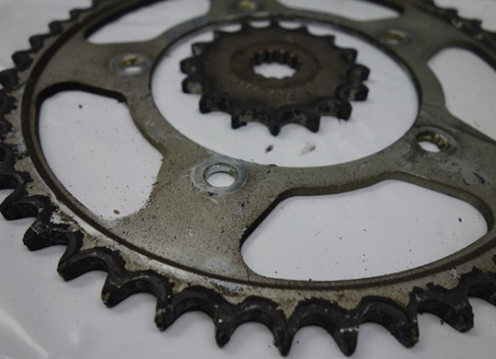 Ketting en tandwielset Suzuki GSR 600