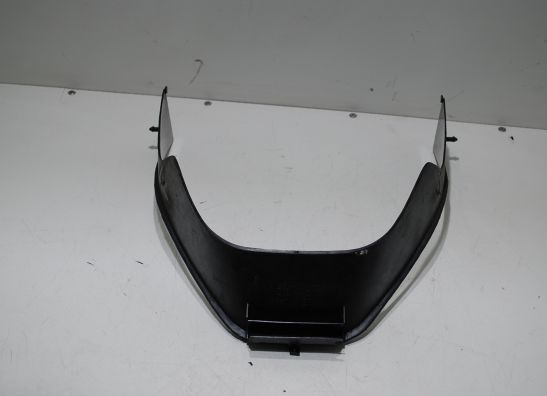Cowl V shape under Kawasaki ZX 9 R