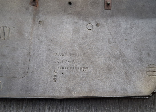 Rechter zijkuip klein Honda VF 700  750 S Sabre