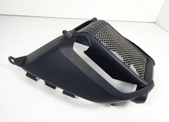 Cowl under Ducati monster 696