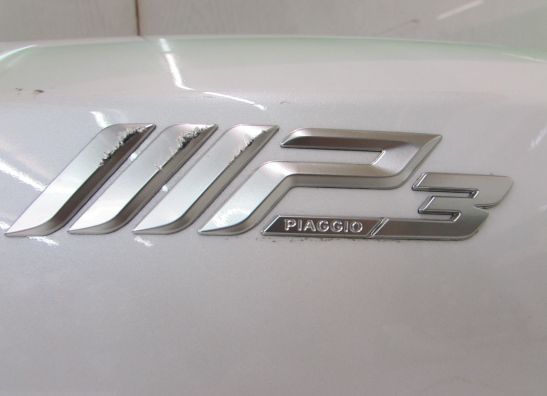 Linker achterkant Piaggio Mp3 400