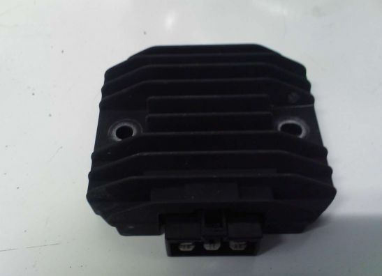 Regulator rectifier  Yamaha FZR 600
