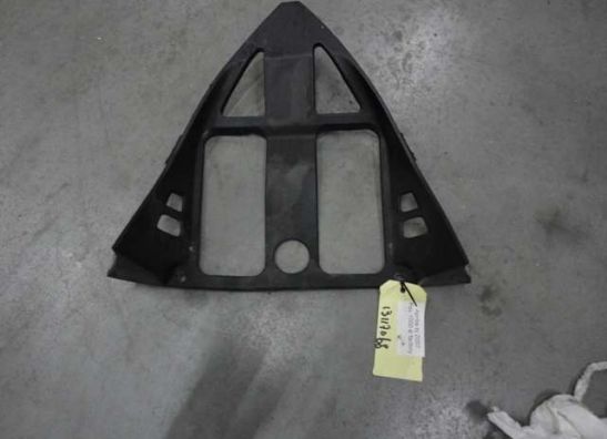 Cowl V shape under Aprilia RSV 1000