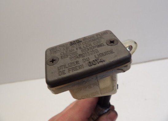 Rempomp achter Suzuki XF 650 Freewind