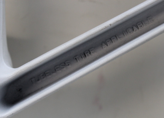 Front Wheel Honda VFR 750 R - RC30