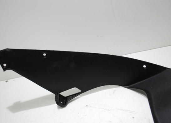 Cowl V shape under Kawasaki Ninja 300