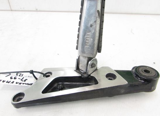 Main step holder left Yamaha V max