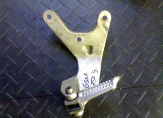 Soziusfussraste links Suzuki GSX R 750