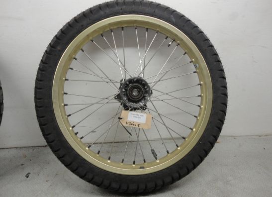 Voorvelg met band Cagiva W16 600